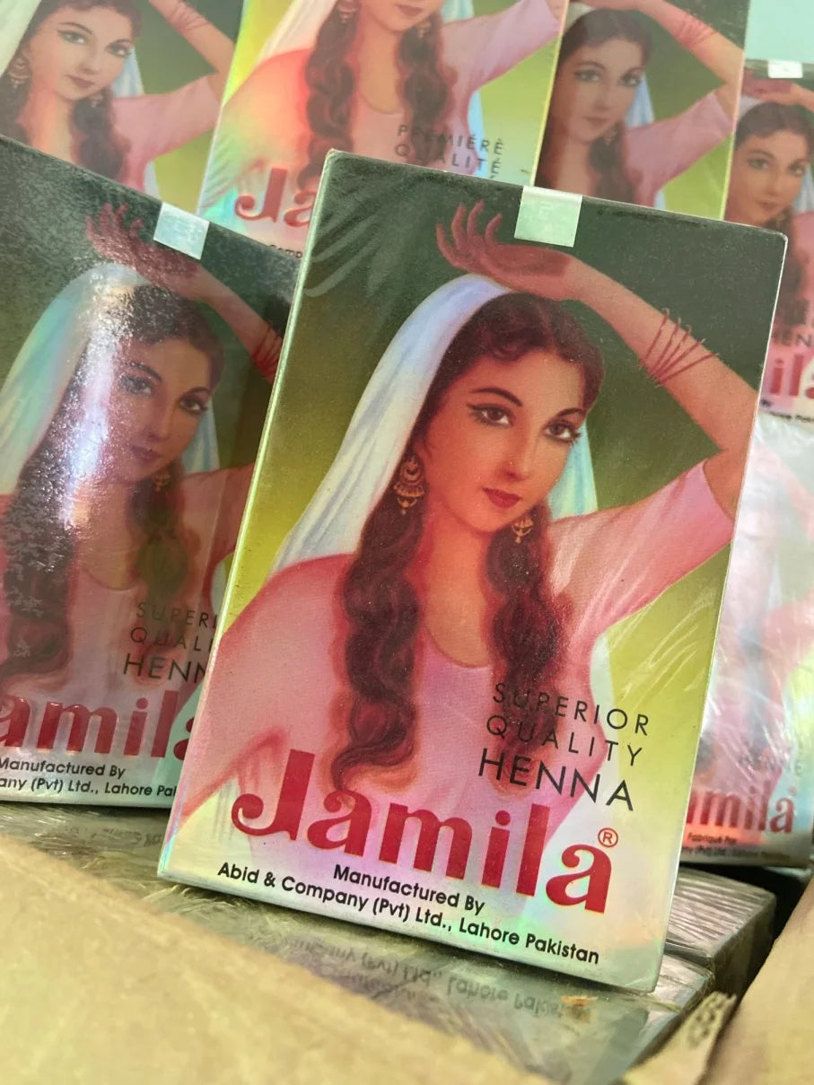 A box of henna powder